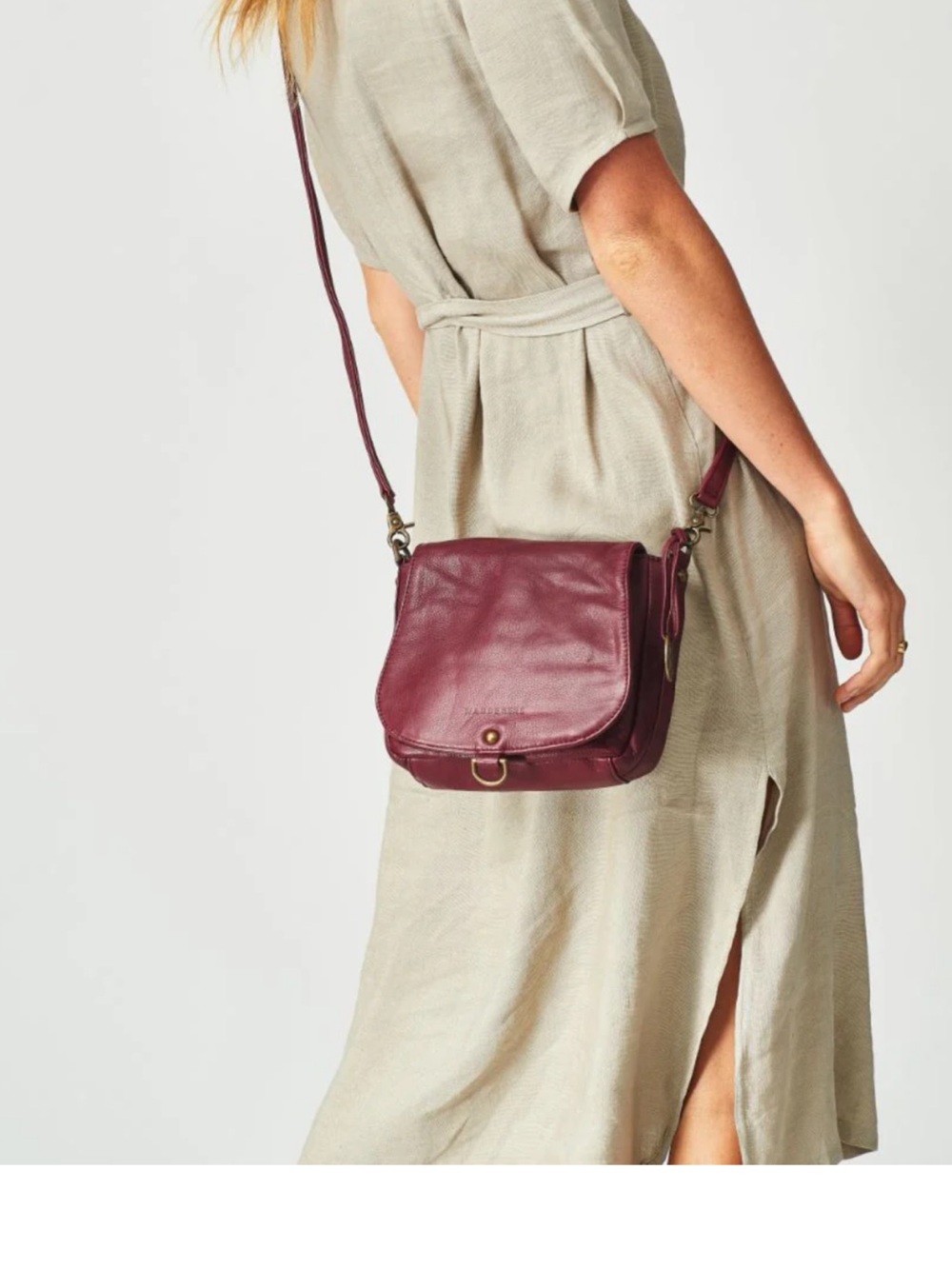 The Wanderers Travel Co The Salzburg Crossbody Burgundy Classic Soft Leather - Picture 3 of 15